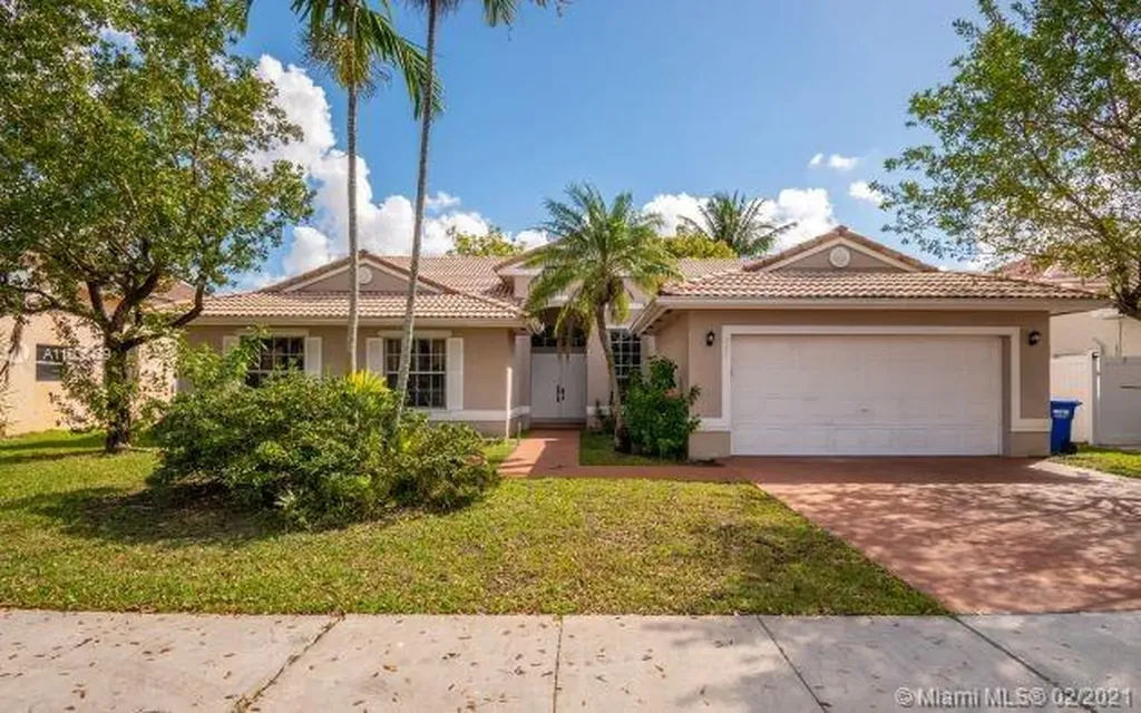 327 SW 185th Terrace Pembroke Pines FL 33029