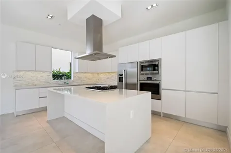 10042 NW 76th Terrace Doral FL 33178