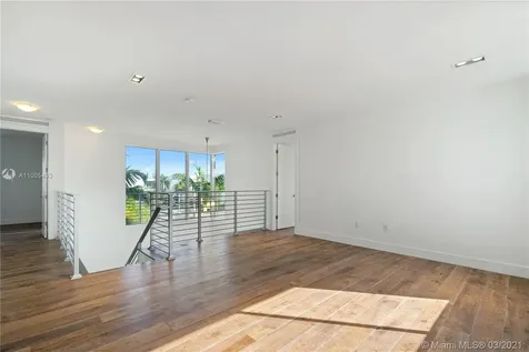 10042 NW 76th Terrace Doral FL 33178