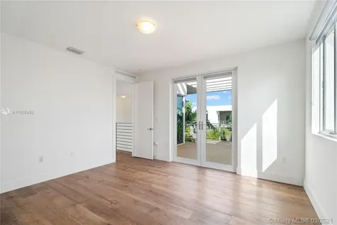 10042 NW 76th Terrace Doral FL 33178