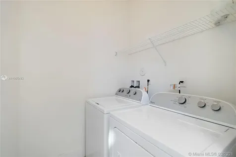 10042 NW 76th Terrace Doral FL 33178