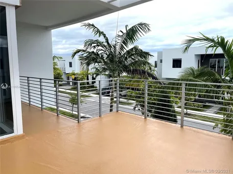 10042 NW 76th Terrace Doral FL 33178