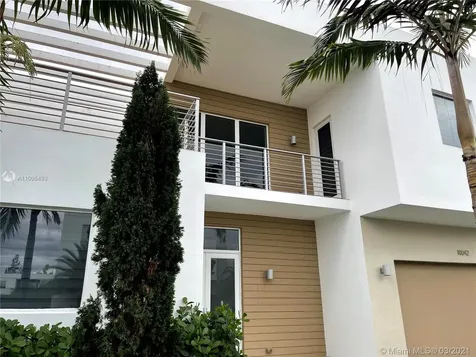 10042 NW 76th Terrace Doral FL 33178