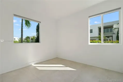 10042 NW 76th Terrace Doral FL 33178