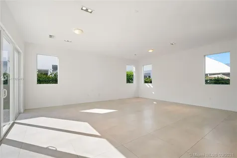 10042 NW 76th Terrace Doral FL 33178