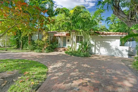 2610 Hilola Street Miami FL 33133