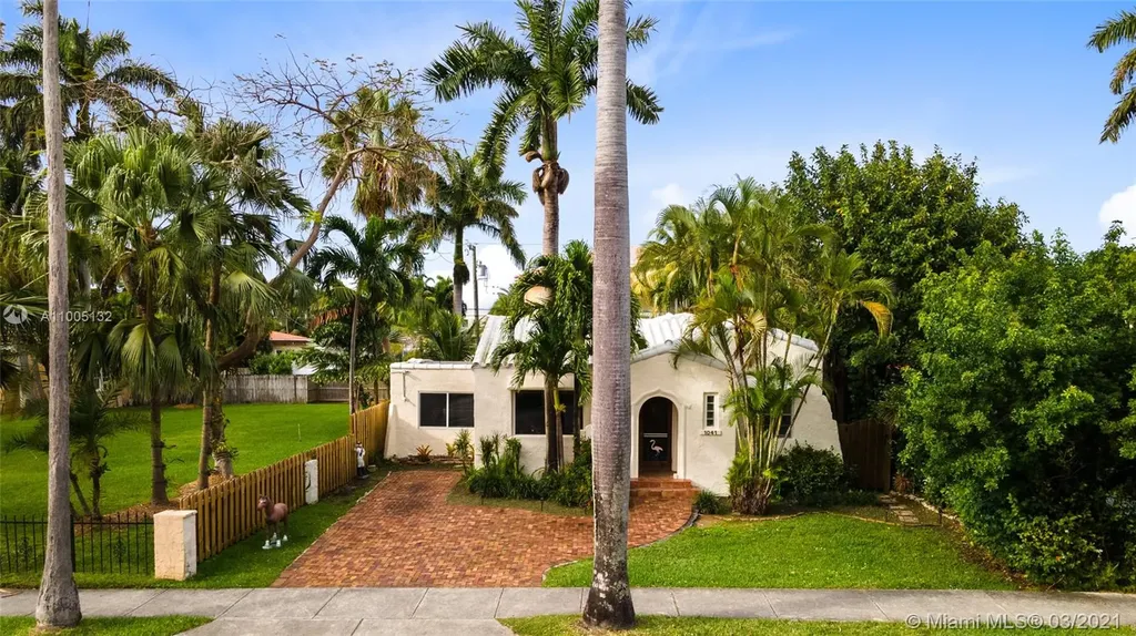 1041 Tyler Street Hollywood FL 33019