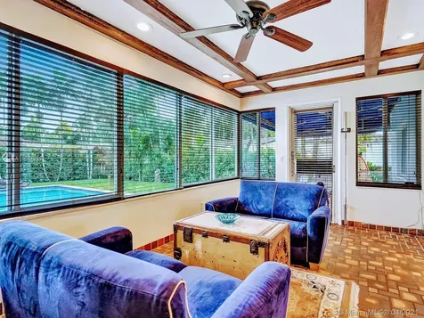4585 Alton Road Miami Beach FL 33140