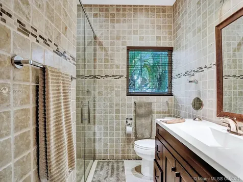 4585 Alton Road Miami Beach FL 33140