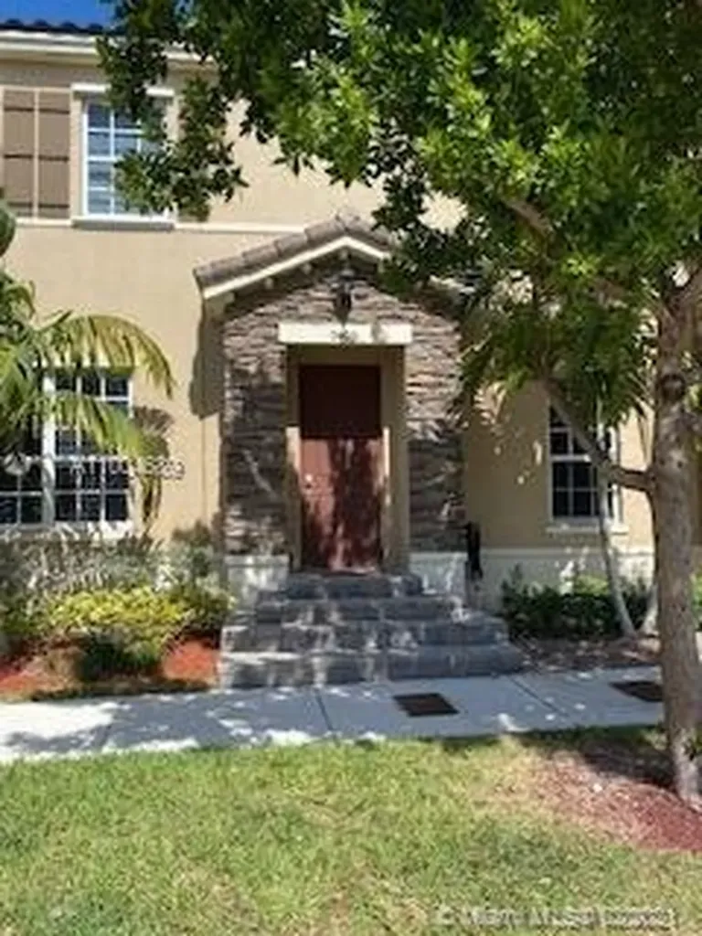9405 SW 171st Place Miami FL 33196