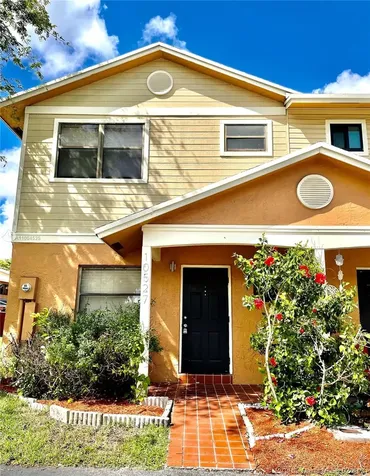 10527 NW 6th Street Pembroke Pines FL 33026