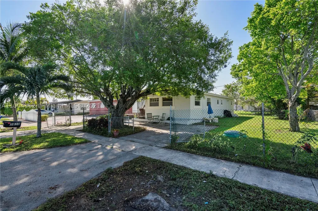 2810 NW 6th Court Pompano Beach FL 33069
