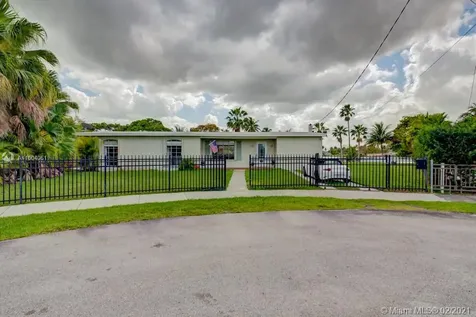 10798 SW 44th Street Miami FL 33165