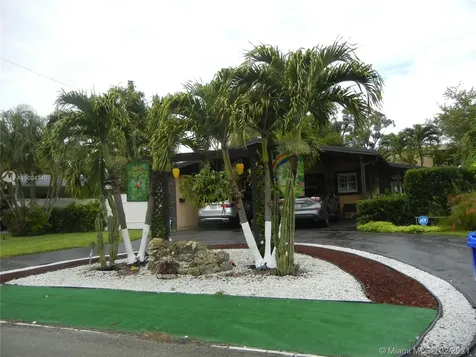 6531 Roosevelt Street Hollywood FL 33024