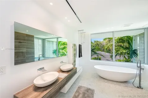 30 Bay Heights Drive Miami FL 33133