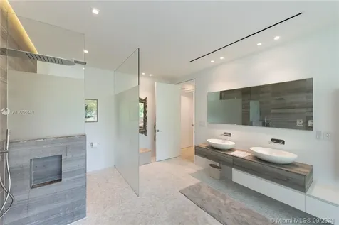 30 Bay Heights Drive Miami FL 33133