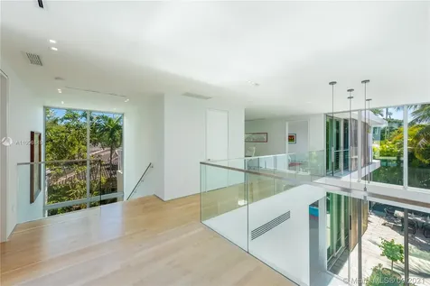 30 Bay Heights Drive Miami FL 33133