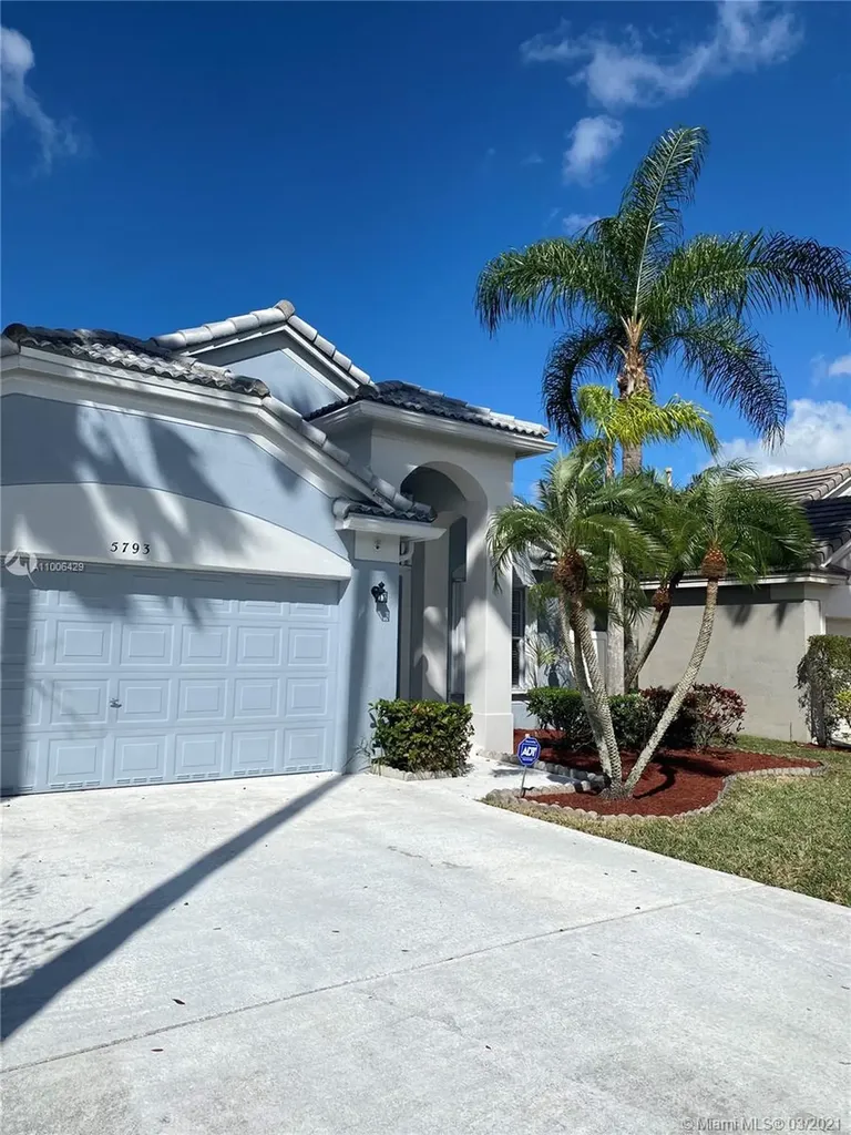5793 N Plum Bay Parkway Tamarac FL 33321