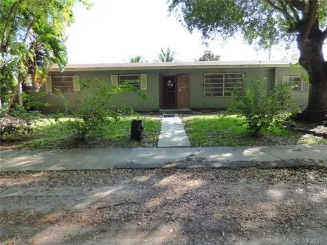 882 NE 154th Street Miami FL 33162