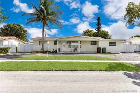 864 W 71st Street Hialeah FL 33014
