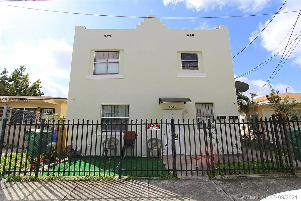 1542 NW 47th Street Miami FL 33142