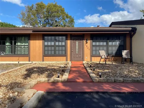 2321 Plum Court Pembroke Pines FL 33026