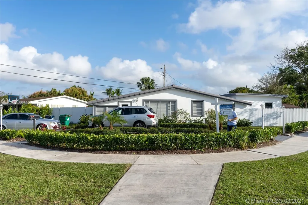 8140 SW 13th Terrace Miami FL 33144