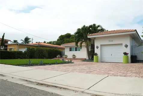 7528 Hispanola Avenue North Bay Village FL 33141