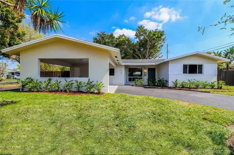 4460 NE 13th Terrace Oakland Park FL 33334