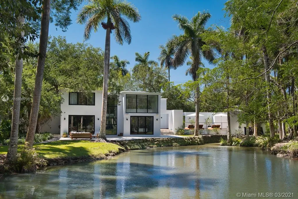 5530 Kerwood Oaks Drive Coral Gables FL 33156