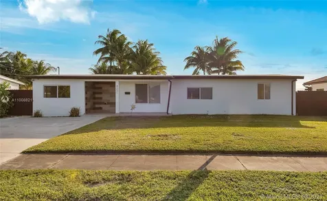 4231 SW 109th Court Miami FL 33165