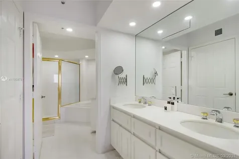 6301 Collins Avenue Miami Beach FL 33141