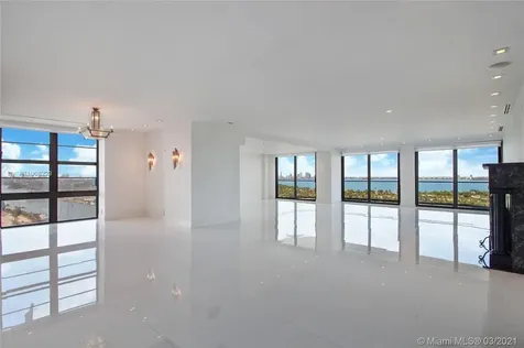 5500 Collins Avenue Miami Beach FL 33140