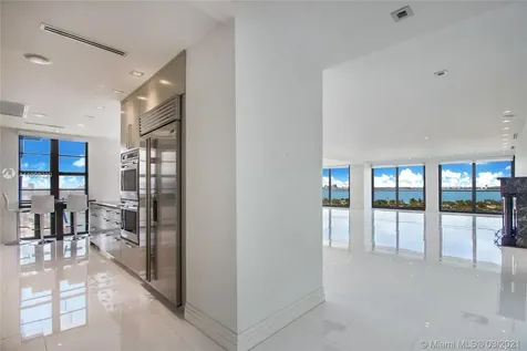 5500 Collins Avenue Miami Beach FL 33140