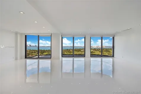5500 Collins Avenue Miami Beach FL 33140