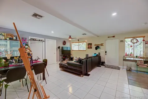1533 NE 35th Street Oakland Park FL 33334