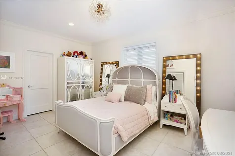 3520 Bayshore Villas Drive Miami FL 33133