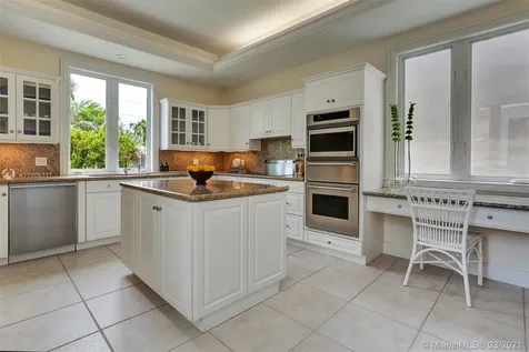3520 Bayshore Villas Drive Miami FL 33133