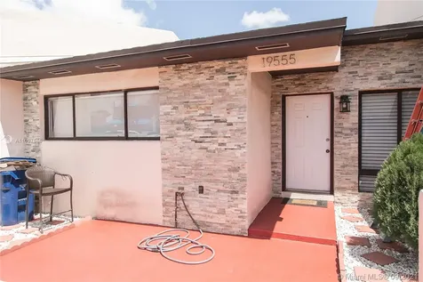 19555 NW 55th Circle Place Miami Gardens FL 33055