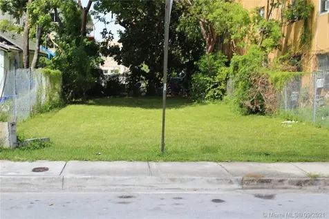 1444 NW 1st Avenue Miami FL 33136