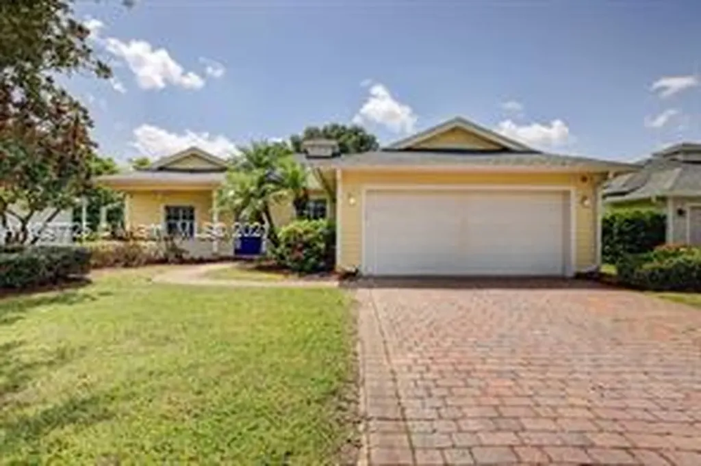 687 NE Little Kayak Point Port St. Lucie FL 34983
