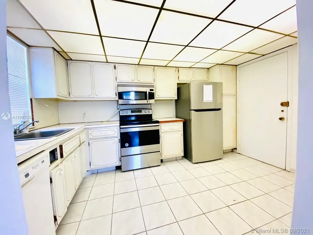 1020 Meridian Avenue Miami Beach FL 33139