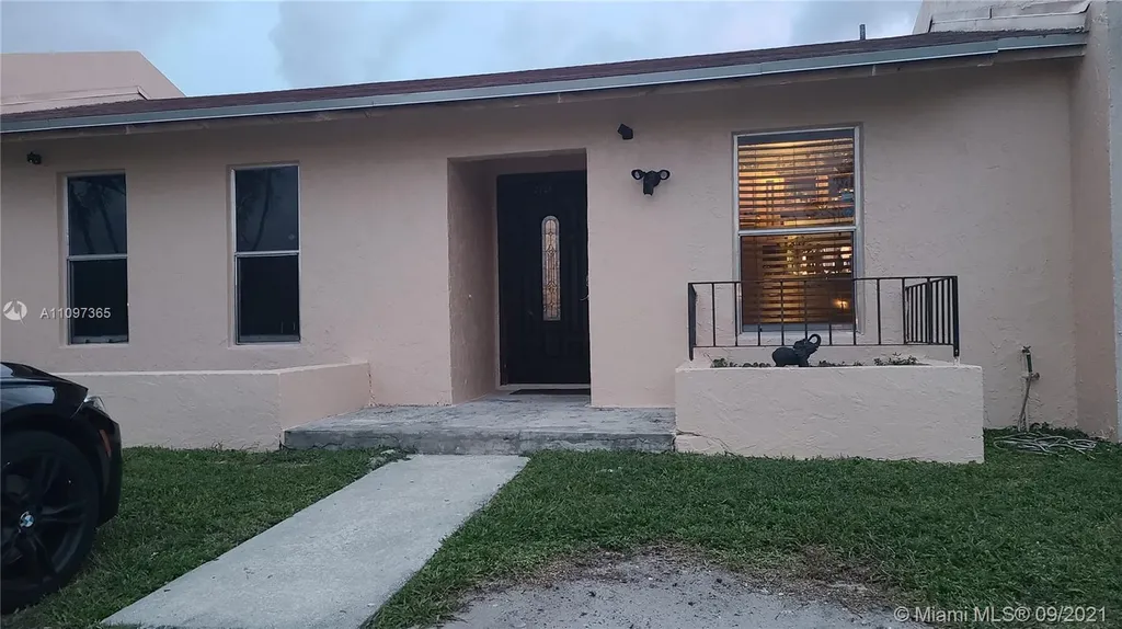 2728 NW 199th Lane Miami Gardens FL 33056