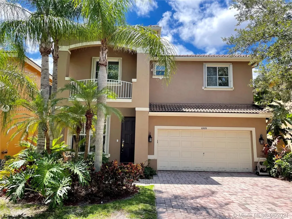 6909 Bruce Court Lake Worth FL 33463