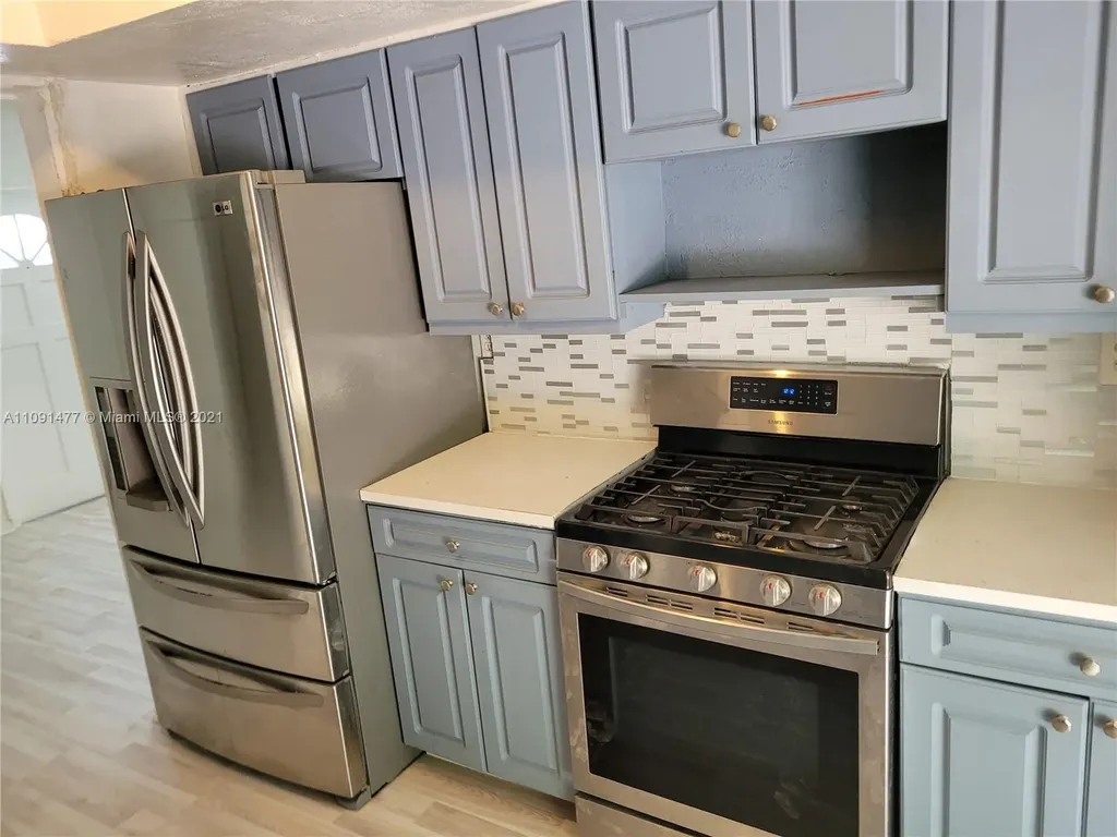 2531 NW 87th Avenue Sunrise FL 33322