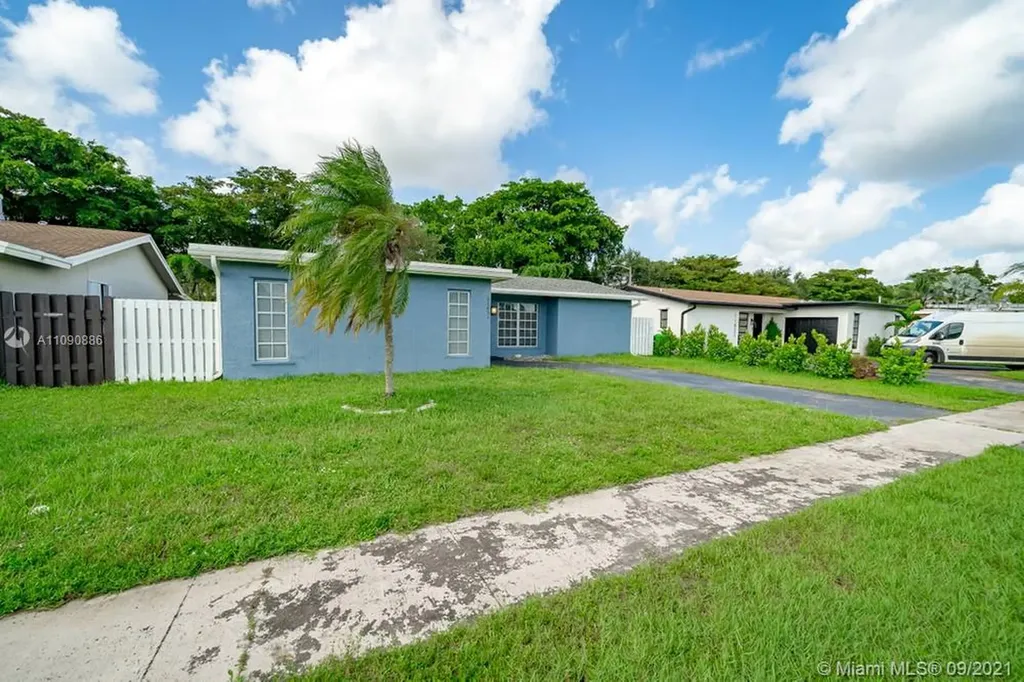 11831 NW 33rd Street Sunrise FL 33323