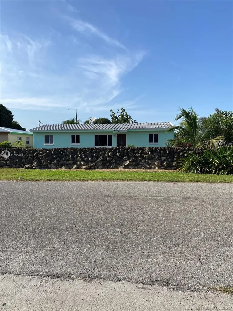 423 W Haiti Avenue Clewiston FL 33440