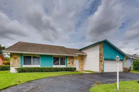 7052 NW 48th Court Lauderhill FL 33319