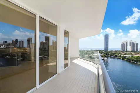 19707 Turnberry Way Aventura FL 33180