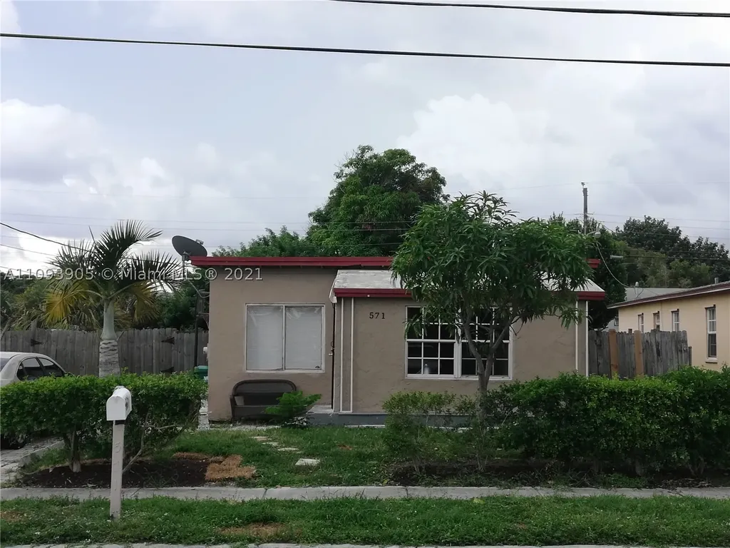 571 W 6th Street Riviera Beach FL 33404
